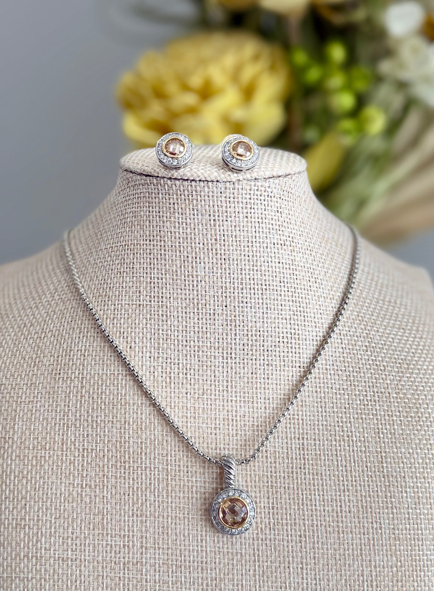 Robin Necklace