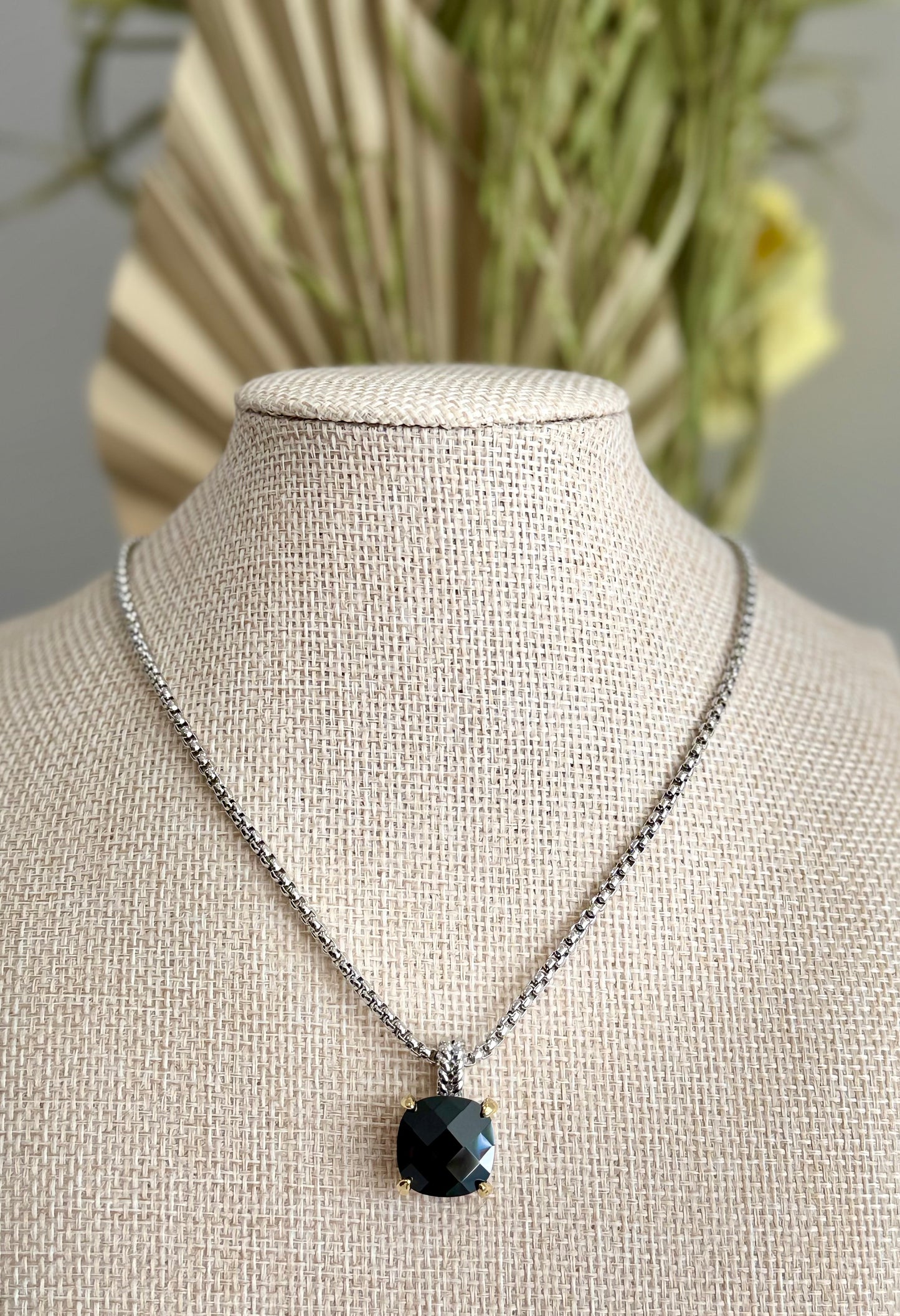 Mika necklace