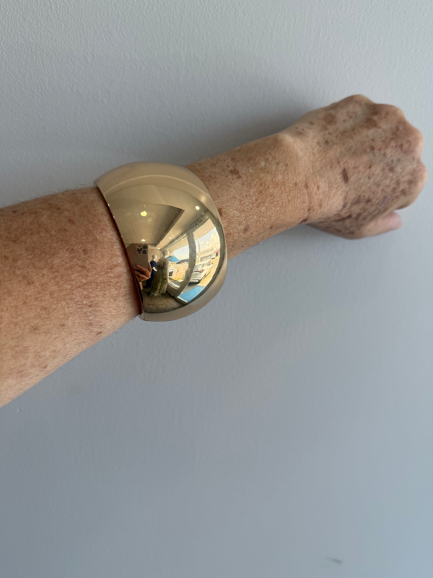 Golden cuff