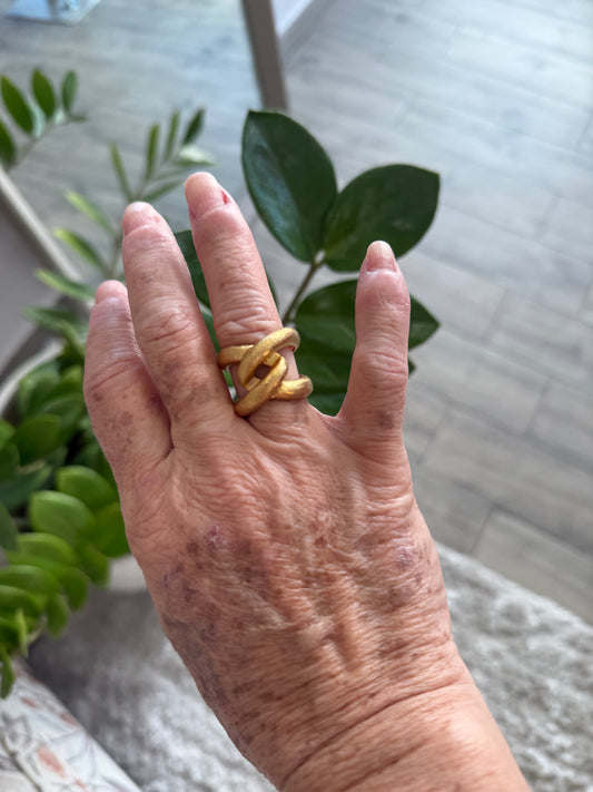 Knot Ring