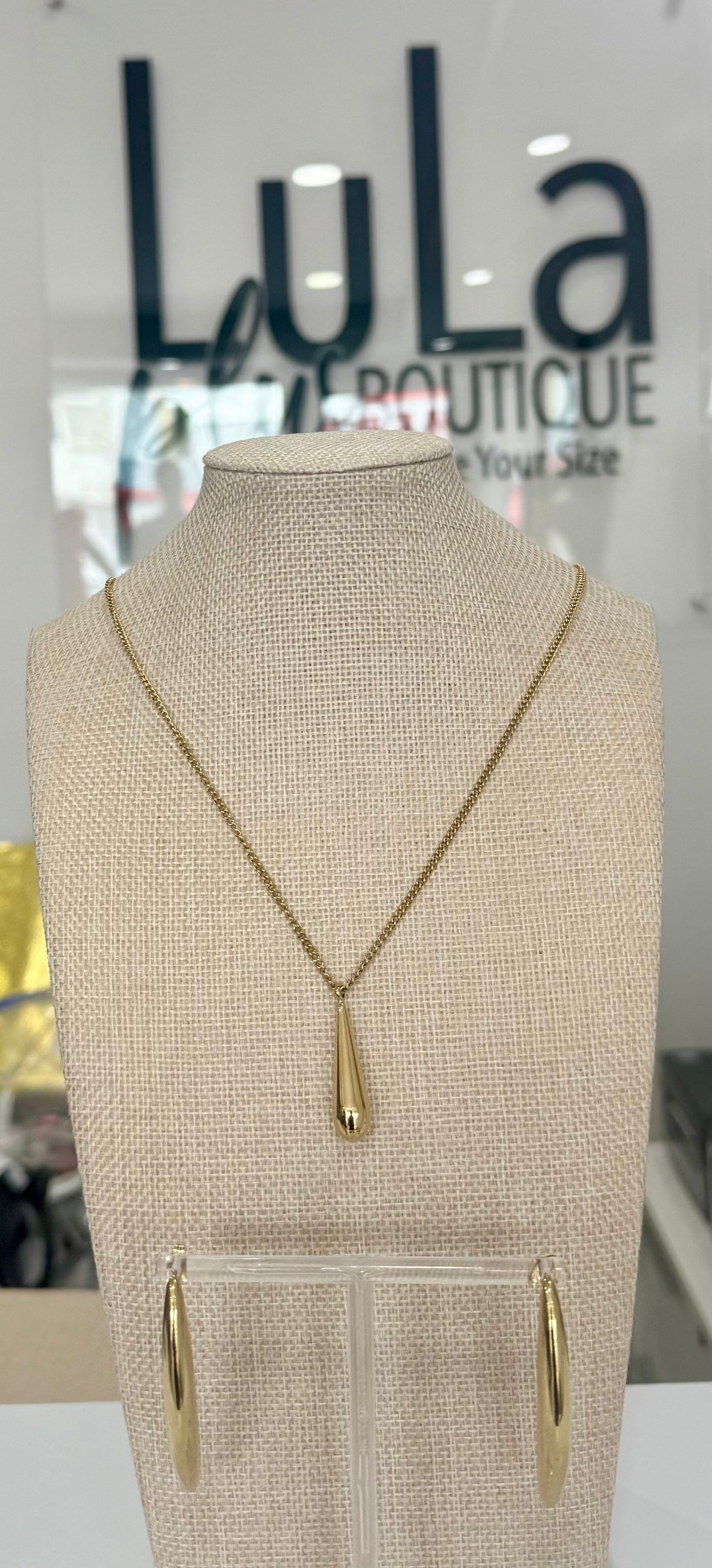 Teardrop Necklace
