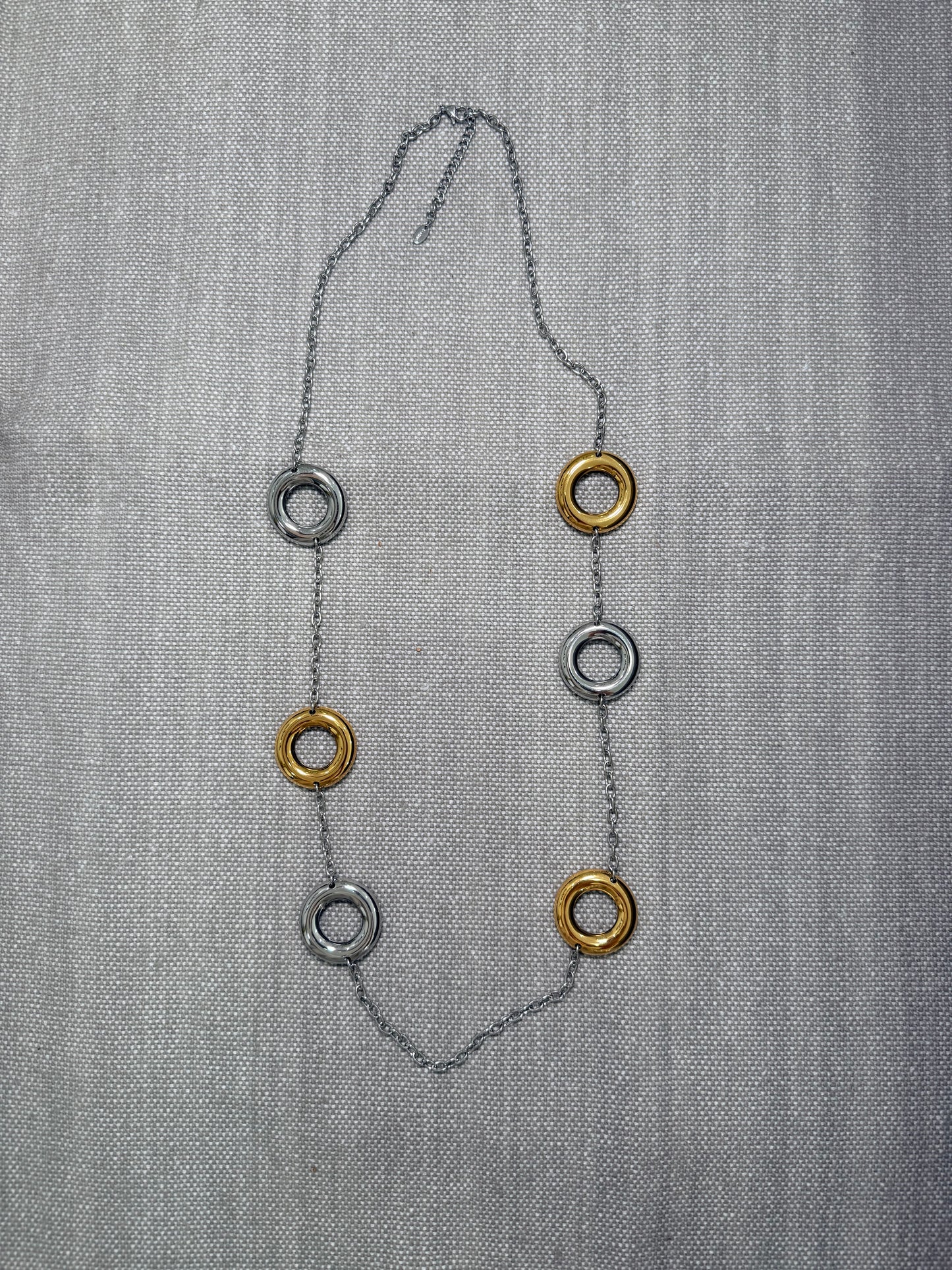 Lia 2 tone circles necklace