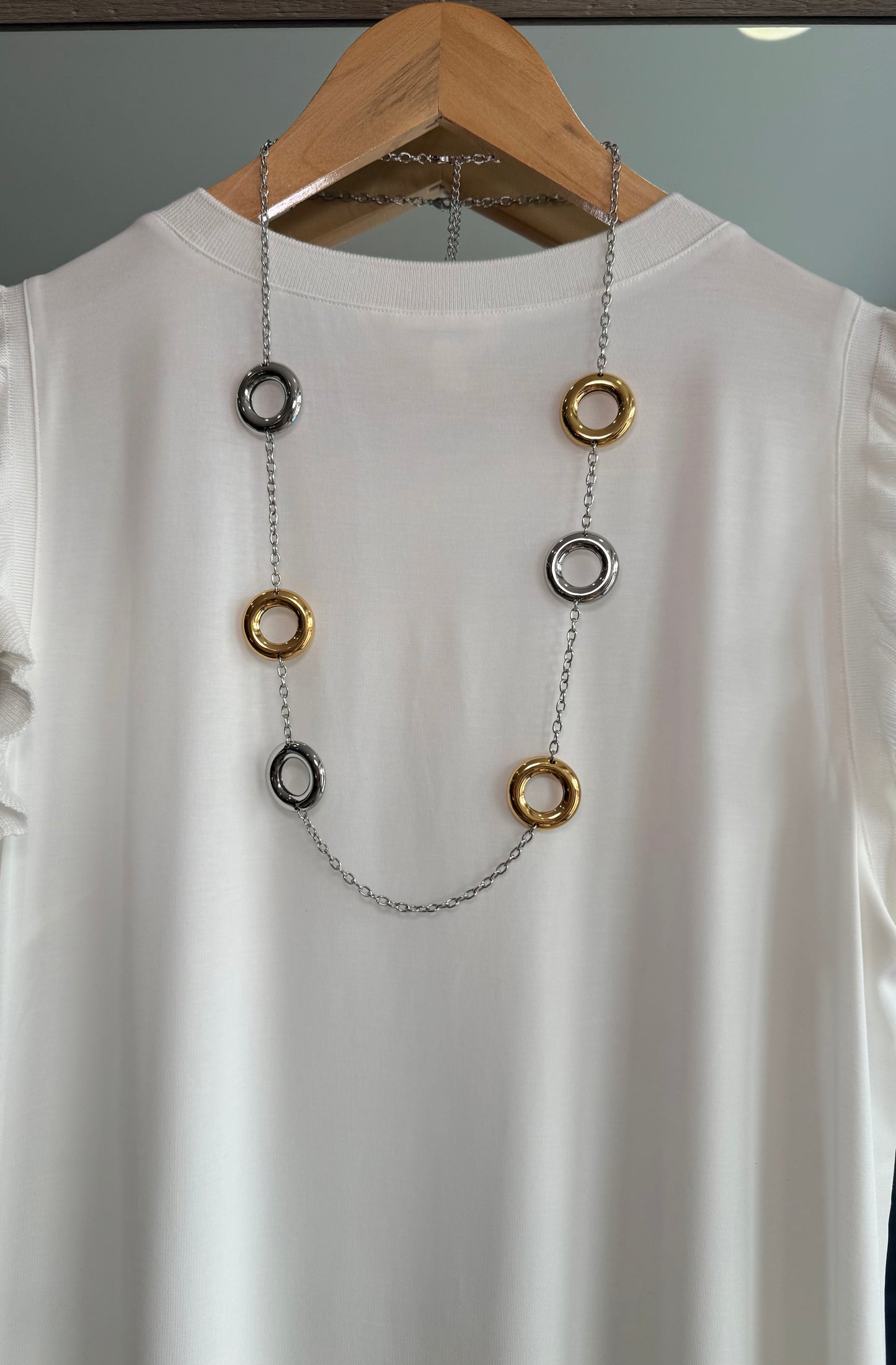 Lia 2 tone circles necklace